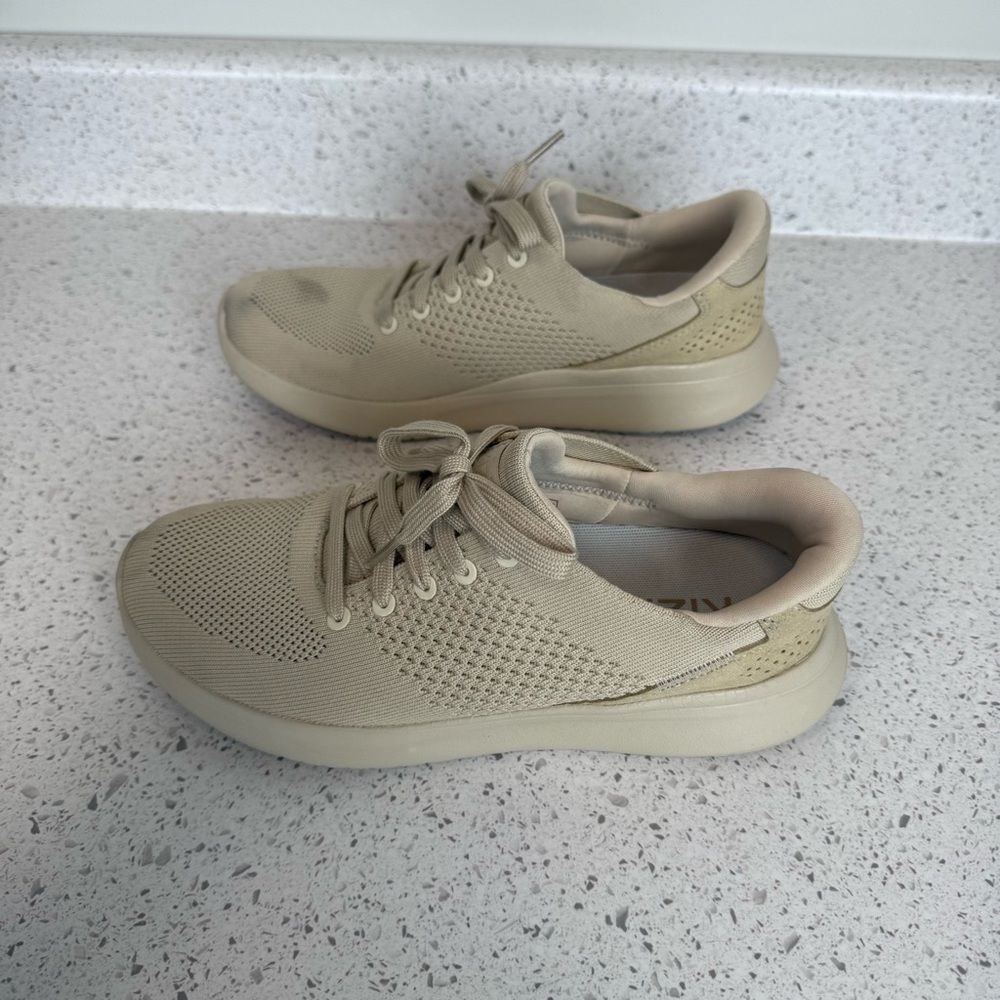 Kizik Lima Shoes Size Women's 8 Wide Men's 6.5 Wide Cream Beige - Picture 1 of 8